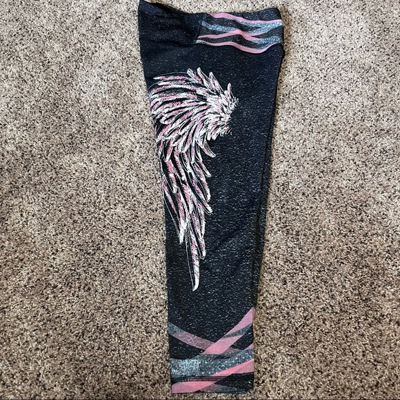 Kali Angel Wing Cropped Leggings Size Small - Picture 8 of 8